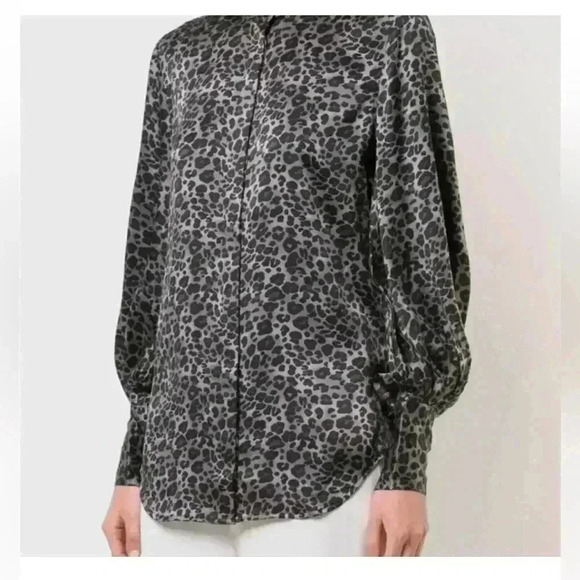 Equipment Femme Womens sz XS Boleyn Gray
Black Leopard Print Silk Blouse NWOT - Picture 8 of 10